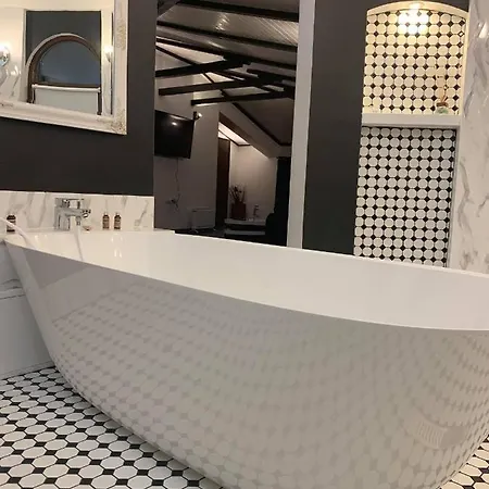 Casafamiglia Βίλα Prolesha