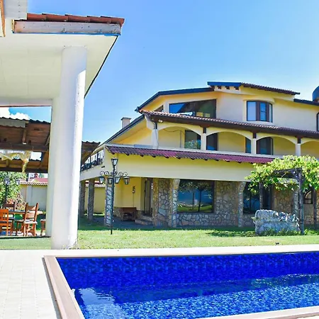 Vila Casafamiglia