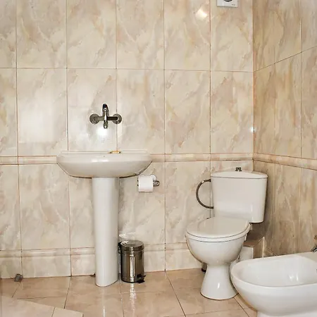 Casafamiglia Βίλα Prolesha